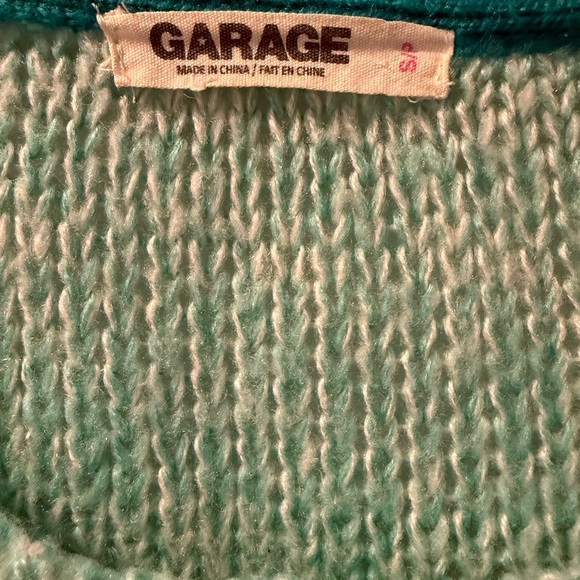 💸CLEARANCE 4 for $15💸 Garage Blue and Green Crew Neck Sweater - Picture 4 of 5